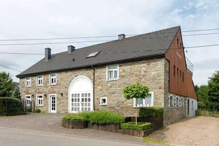 Groepsaccommodatie met spa voor 20 personen Belgische Ardennen